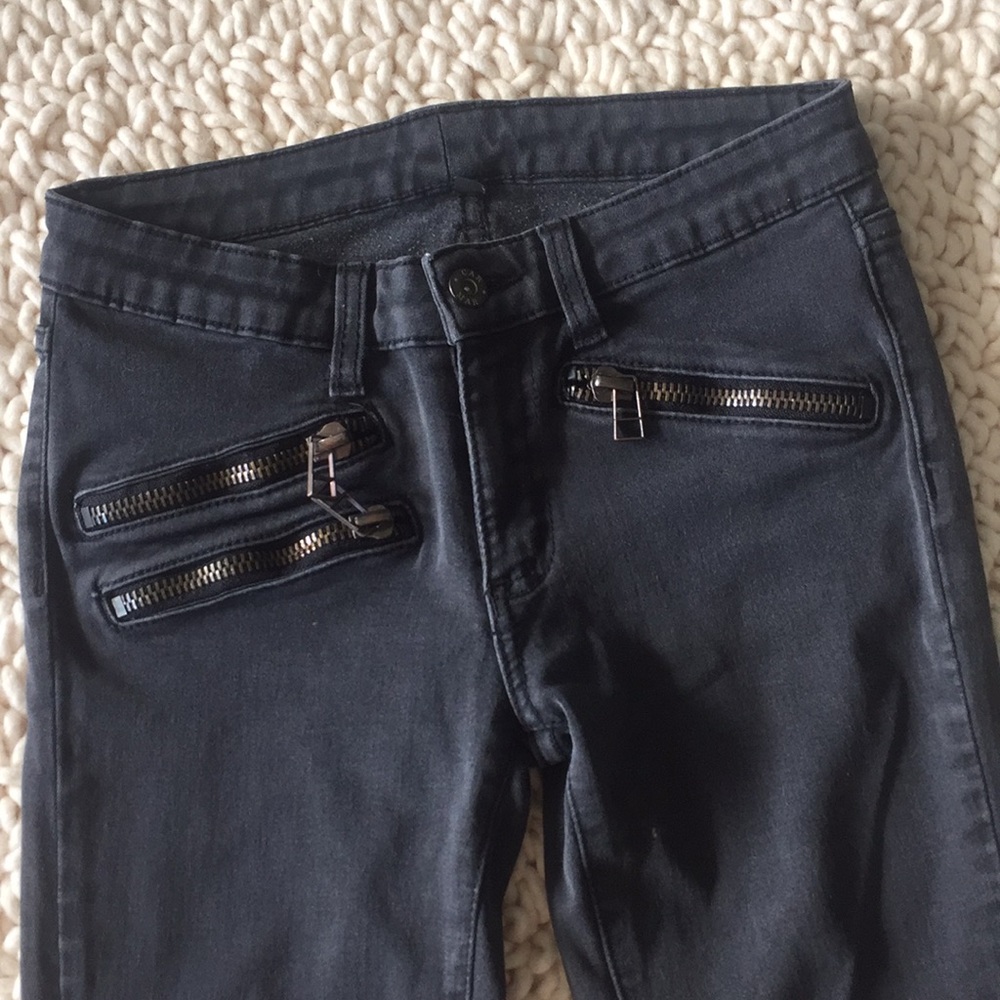 CARMAR GREY SKINNY JEANS WITH ZIPPER DETAILS